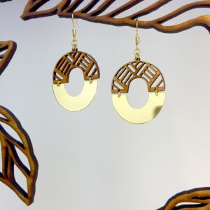 Boucles d’oreilles ethniques en bois et plaqué or – La Belle Aztèque | Bijoux bohèmes artisanaux | Cadeau femme élégant